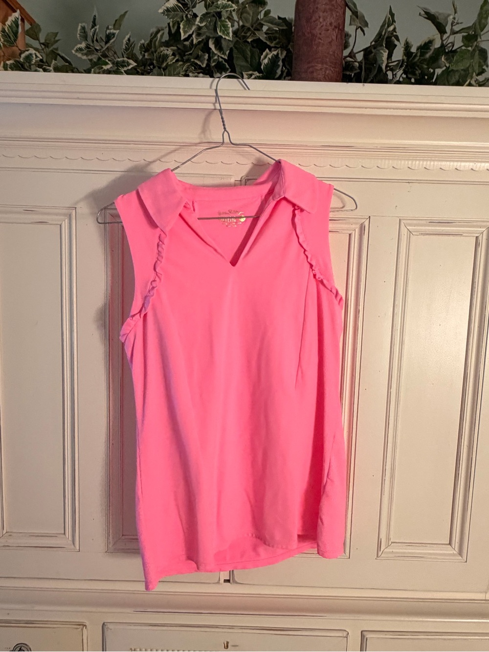 Lily Pulitzer Sleeveless Luxletic Pink Collared Women’s Top, VGUC, Size M